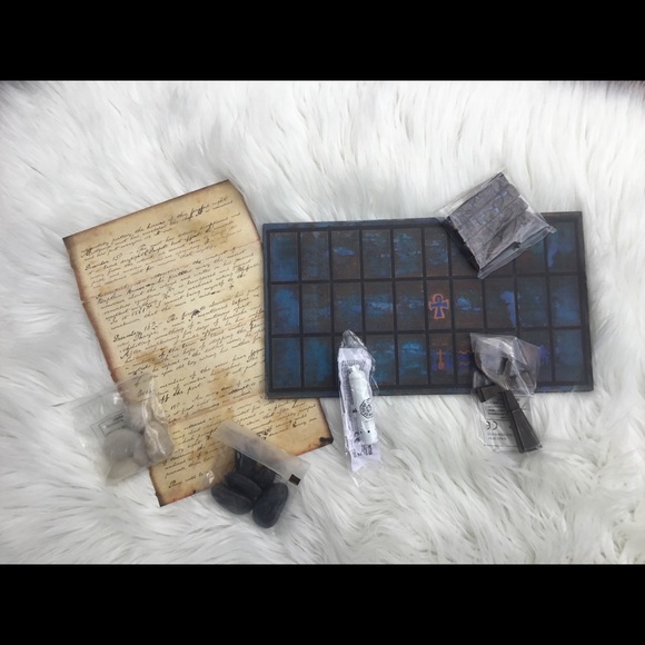 Lost - Picture 5 of 7